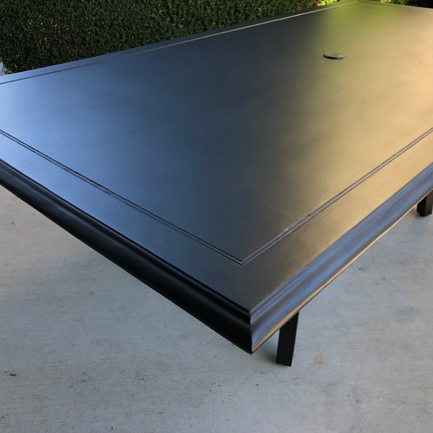 Woodard 42" x 84" Solid Cast with Beaded Edge Rectangle Top with Carson Base Dining Table 5P7200-09284 - Textured Black