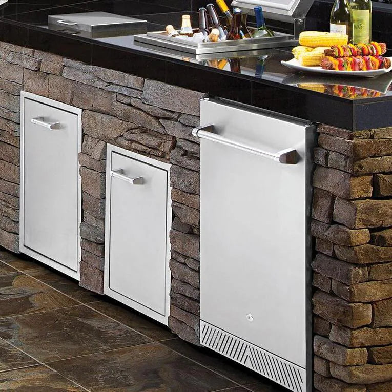 20" Delta Heat Outdoor Refrigerator w/ Lock (Reversible Hinge) DHOR20