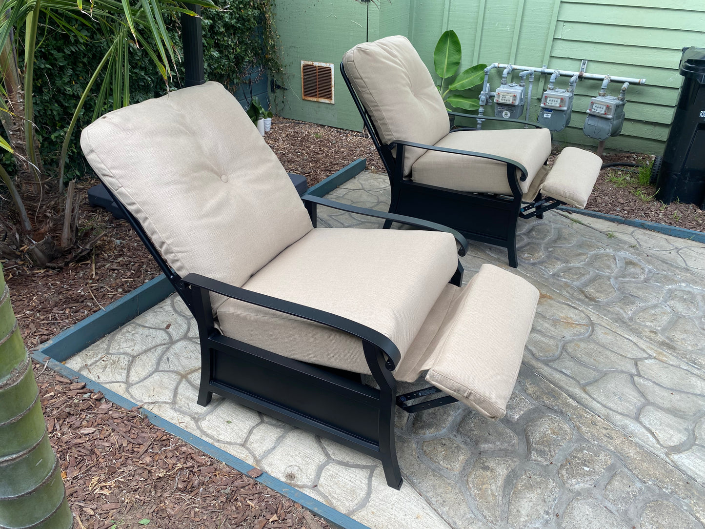 Woodard Cortland Cushion Recliner 4Z0435 - Textured Black / Michelangelo Toast