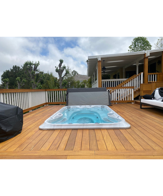 Jacuzzi® J-13™ PowerPlay™ Swim Spa Package - Platinum Brushed Gray