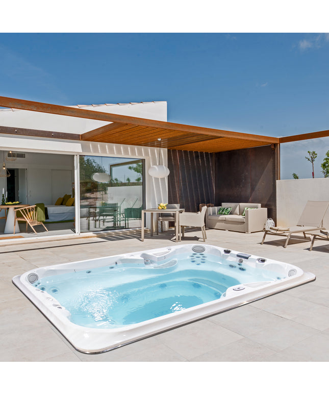 Jacuzzi® J-13™ PowerPlay™ Swim Spa Package - Platinum Smoked Ebony