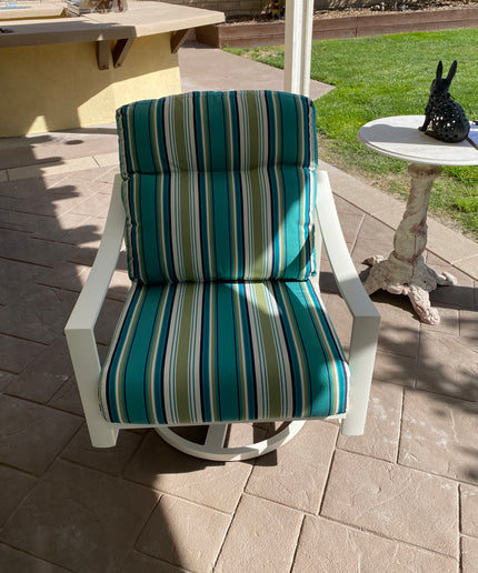 Tropitone Kenzo Cushion Swivel Action Lounger 391425NT - Shell / Seaglass
