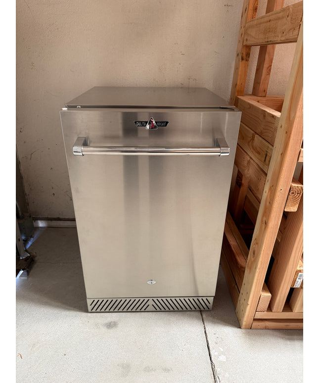Delta Heat 20-1/2"W x 23"D x 33-5/8"H Outdoor Refrigerator w/ Lock (Reversible Hinge) DHOR20 (Display Model - Open Box)