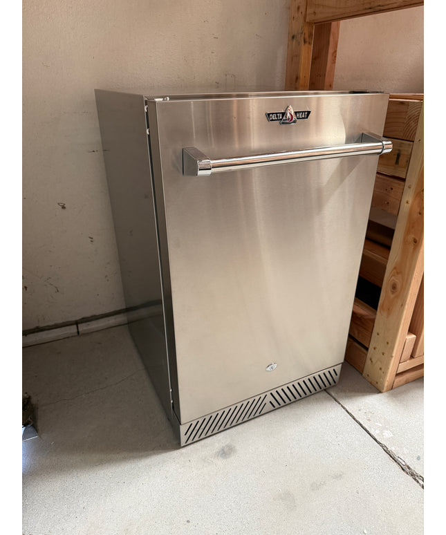 Delta Heat 20-1/2"W x 23"D x 33-5/8"H Outdoor Refrigerator w/ Lock (Reversible Hinge) DHOR20 (Display Model - Open Box)