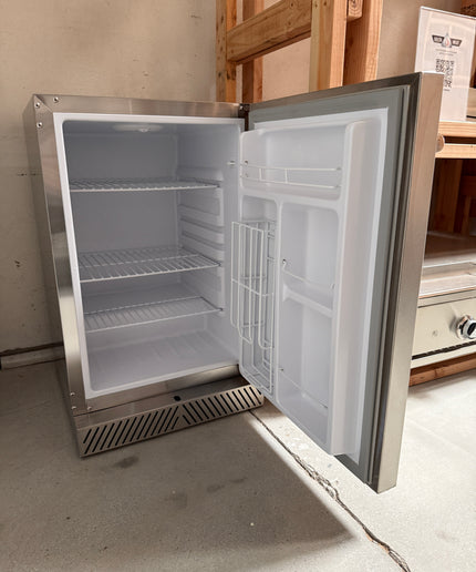 Delta Heat 20-1/2"W x 23"D x 33-5/8"H Outdoor Refrigerator w/ Lock (Reversible Hinge) DHOR20 (Display Model - Open Box - No Warranty)