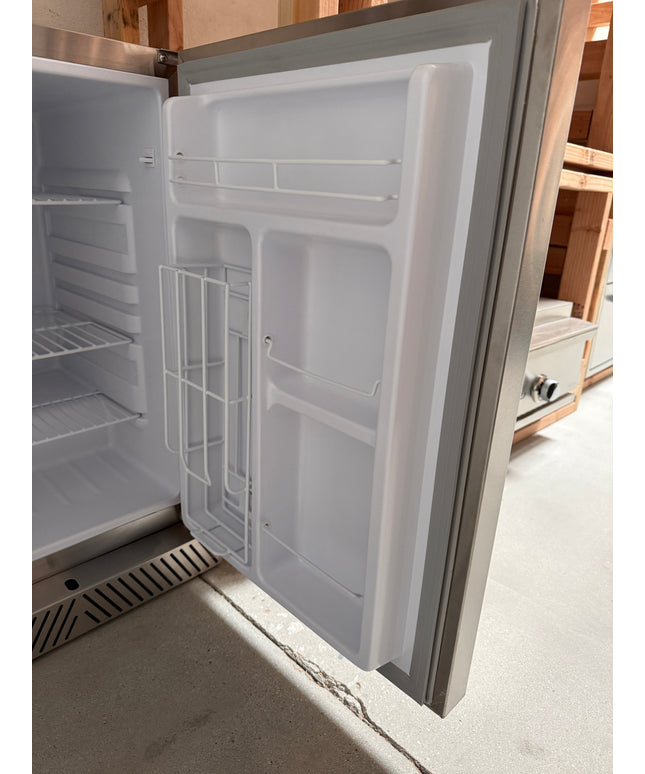Delta Heat 20-1/2"W x 23"D x 33-5/8"H Outdoor Refrigerator w/ Lock (Reversible Hinge) DHOR20 (Display Model - Open Box)