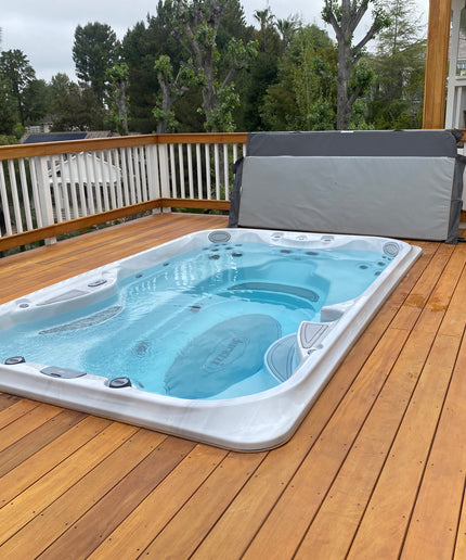 Jacuzzi® J-13™ PowerPlay™ Swim Spa Package - Platinum Brushed Gray