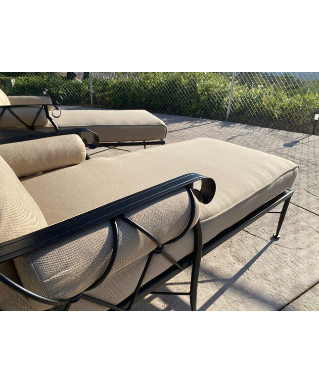 Woodard Derby 3-Piece Cushion Chaise Lounge Set - Textured Black / Michelangelo Toast