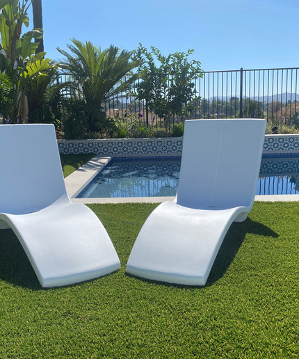 Tropitone Curve Marine Grade Polymer Chaise Lounge 3A1533-04 - Bright White