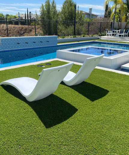 Tropitone Curve Marine Grade Polymer Chaise Lounge 3A1533-04 - Bright White